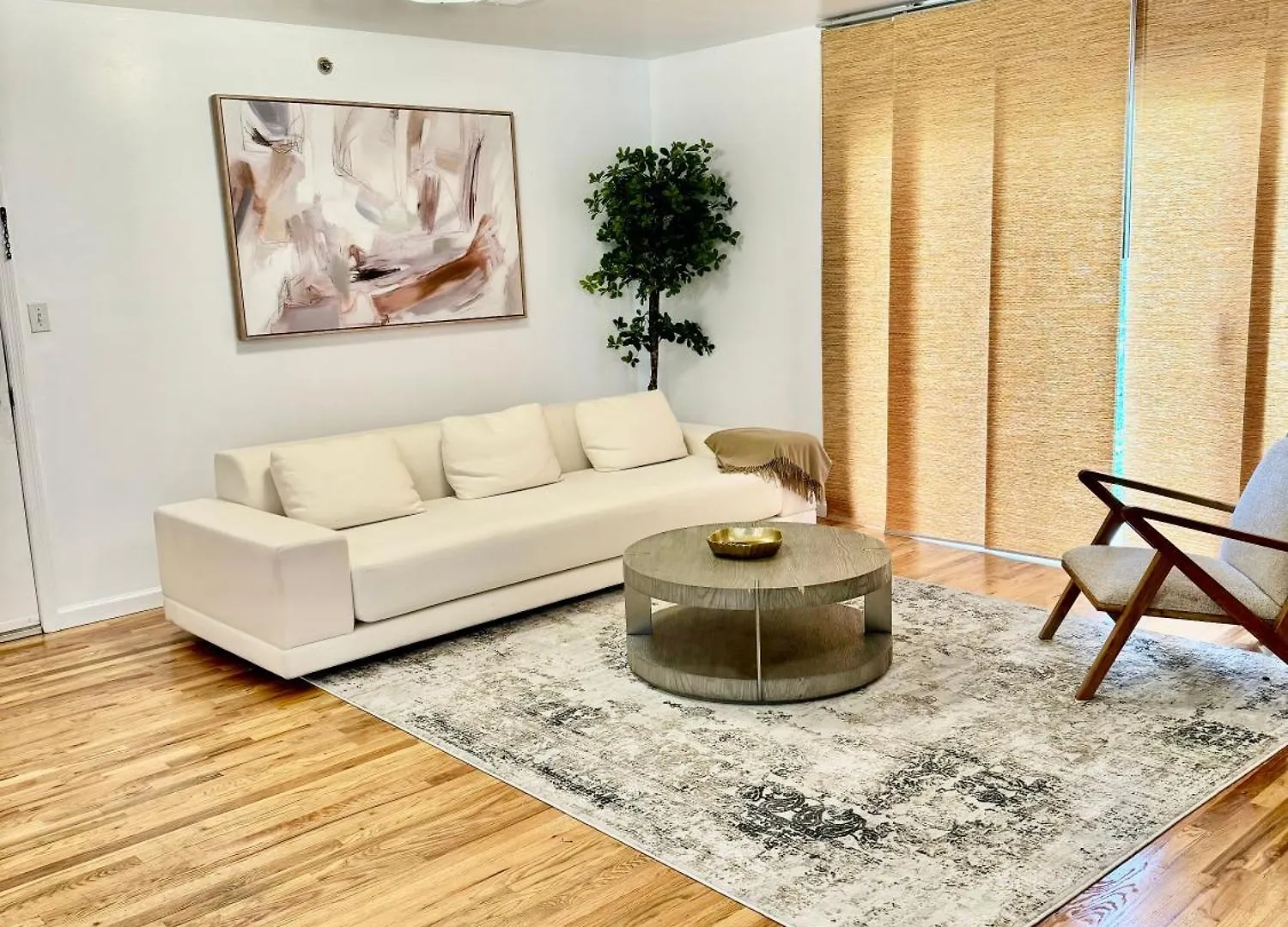 Stylish Evergreen Apartment By Newark Airport