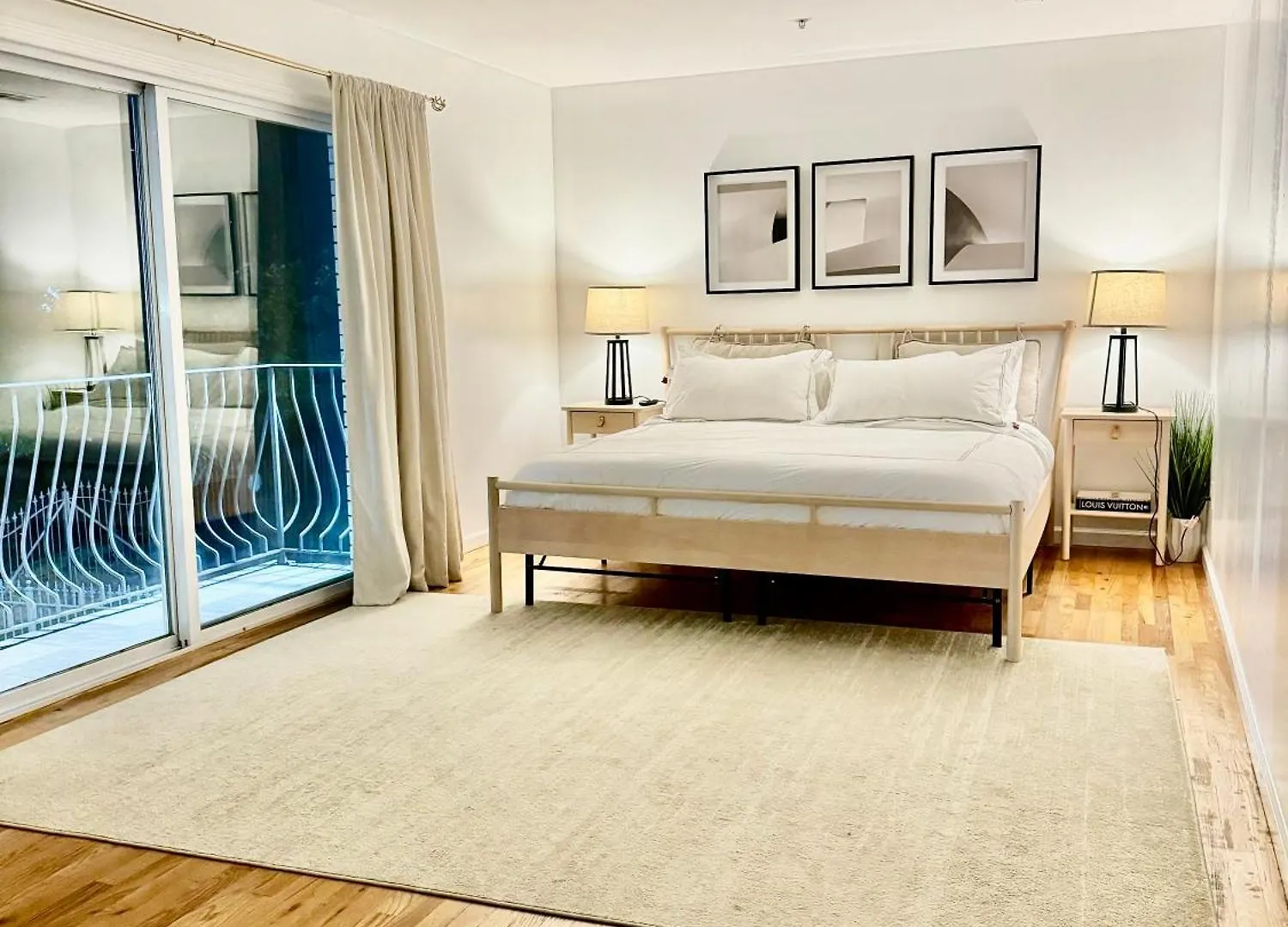 Stylish Evergreen Apartment By Newark Airport