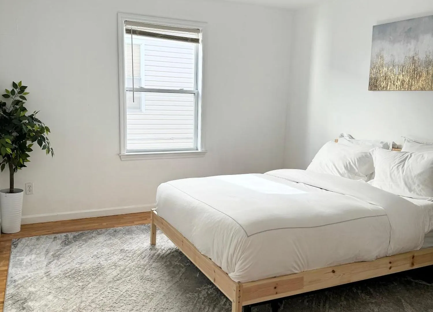 Stylish Evergreen Apartment By Newark Airport