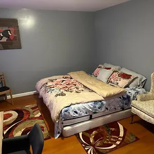 Apartment Master's Bedroom With Private Bathroom, 6 Mins To Liberty International Airport Penn Station Prudential New York It Is Central Close To Major Places, Newark