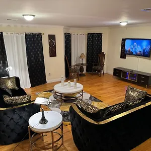 Homestay Affordable Luxury Near Nyc & Ewr, Newark